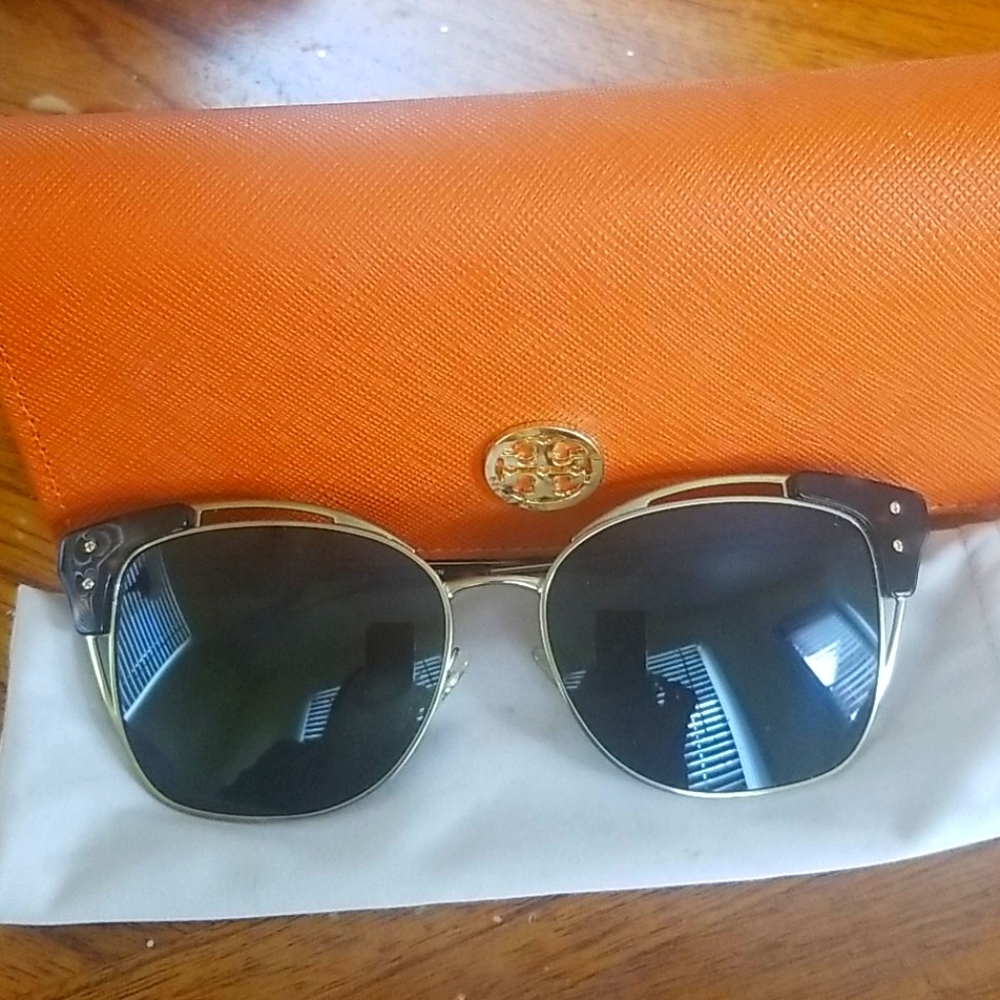 Tory burch sunglasses